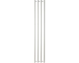 Hvid Strømberg Regus designradiator i lige model med lodrette rør, 1500 x 266 mm, set forfra.