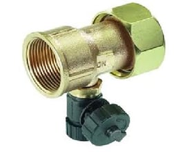 Kemper forskruning med 1½" omløber og 1¼" muffe, lavet af rødgods med en sort aftapningshane monteret.