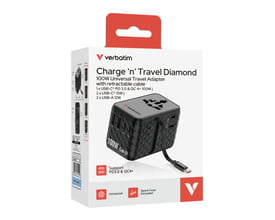Verbatim Charge ’n’ Travel rejseadapter på 100 W med kabel vist på emballagen, der har rød og hvid forside.