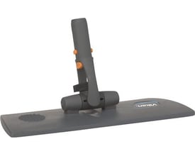 Vikan fleksibel moppefremfører i mørkegrå med Hook & Loop system, 25 cm bredde, på hvid baggrund.