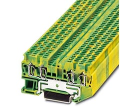 Nærbillede af Phoenix Contact jordklemme ST med 4 fjederkrafttilslutninger til gul/grønne 1,5mm² ledere monteret på en DIN-skinne.