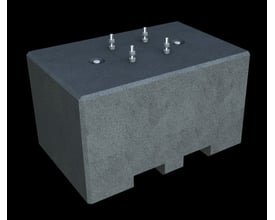 Mobil-Fundament type 12, præfabrikeret betonelement til max 12 meter mast, med 250 c/c fodplade og synlige monteringsbolte på sort baggrund.