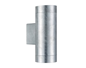 Nordlux Tin Maxi Double væglampe i galvaniseret stål, visuelt præsenteret fra siden med et integreret vægbeslag.