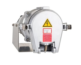 Robust CEE vægudtag 250A, 6h, IP67, 3P+N+PE i aluminium med advarselssymbol for elektrisk fare og CE-mærkning.