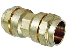 Isiflo samlemuffe i afzinkningsbestandig messing med kompressionskoblinger i hver ende, 50 mm størrelse.