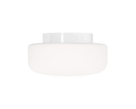 Ifö Electric Solenne loft- og væglampe isoleret på hvid baggrund, viser hvid base og opal glas.