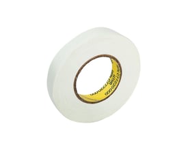 Jevi glasfibertape på rulle til varmekabel, 20 m x 13 mm, viser den hvide, vævede tekstur og en del af den gule inderkerne med tryk.