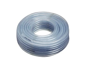 Diversitech kondensatslange RVT-1/2, en klar PVC-slange med 12 mm ID og 16 mm OD, rullet op på en hvid baggrund.