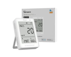 Hvid Sonoff AirGuard PM2.5/PM10-luftkvalitetsmåler med LCD-skærm foran den viste produktæske.