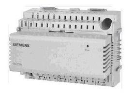 Siemens RMZ787 universal modul med 4 UI og 4 DO, set fra siden med fokus på tilslutningsklemmer og din-skinne montering.