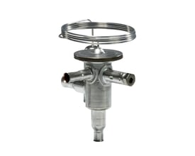 Danfoss Varmgas by-pass regulator TUH, 068u2951 med 10mm tilgang og 12mm afgang, vist på hvid baggrund.