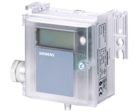 Siemens QBM3020-3D differenstryksføler til HVAC-systemer, med integreret display og tydelig Siemens-logo.
