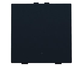 Niko 1-tryk betjeningskontakt i sort finish, vist forfra med fokus på den minimalistiske design og integrerede LED-indikator.