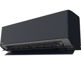 Panasonic CS-HZ35ZKE-H indedel i grafitgrå med åbne lameller, viser det elegante design og frontpanel.