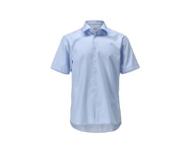 Mascot lyseblå Premium skjorte med korte ærmer og flipstivere i kraven, fremstillet i 100% bomuld.