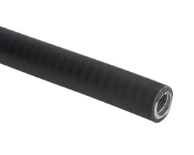 Nærbillede af enden af HellermannTyton HelaGuard LTS slangen, der viser den glatte PVC-belægning og indre galvaniserede stålkonstruktion.