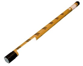 En 5 kg pakke med Esab TIG tråd 12.64 til sort stål, 2,4 x 1000 mm, indpakket i guldfarvet pap med Esab logoer.