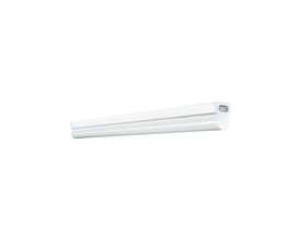 Ledvance Linear Compact Batten 1200mm LED armatur i hvid plast med tilslutning fra bagsiden på hvid baggrund.