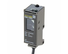 Omron fotoelektrisk sensor E3S-CR61 med 2 meter kabel, retroreflekterende funktion og DC 3-leder NPN/PNP udgang.