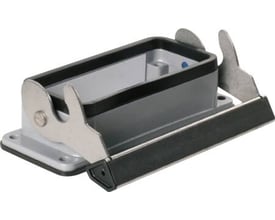 Weidmüller chassishus størrelse 6 til HDC industristik med 1 metallisk bøjle og grå kappe på hvid baggrund.