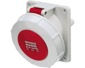 Mennekes CEE indbygningsudtag i hvid plast med rød front, 32A, 5-polet, 400V, IP67-klassificeret.