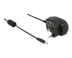 Sort DeLock-strømforsyning med vægstik og kabel med DC-stik på 3,5 x 1,35 mm, 5 V og 2,0 A.