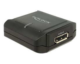 Sort DeLock DisplayPort 1.2-repeater til 4K ved 60 Hz set skråt ovenfra med DisplayPort-udgangen synlig.
