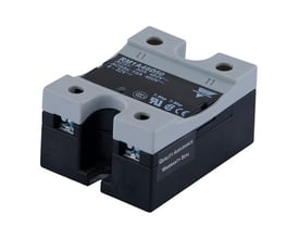 Carlo Gavazzi 1-polet industrielt AC-relæ i gråt og sort hus med synlige tilslutningsklemmer.