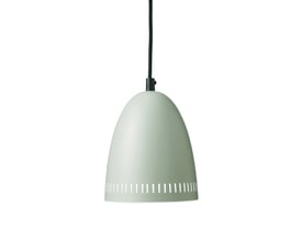 En enkelt Superliving Mini Dynamo pendel i mat grøn med E27 fatning, vist isoleret på hvid baggrund.