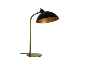Futura bordlampe fra Dyberg Larsen i sort og messing isoleret på hvid baggrund, viser dens moderne design.