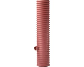 Uponor rendestensbrønd 315x110 med 35 l sandfang uden lås, vist som en rød, korrugeret brønd med sideudløb.