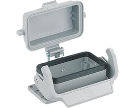 Nærbillede af et Harting chassishus med låg HAN 16 A, der viser aluminiumskonstruktion og gummitætning indvendigt.