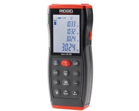 Ridgid LM400 afstandsmåler med Bluetooth, gummi-greb og tydelig LCD-skærm med måleresultater.