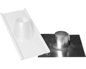 Lindab VHING taginddækning til Ø200mm rør med stiv galvaniseret plade til 0 graders taghældning og hvid beskyttelsesfolie.