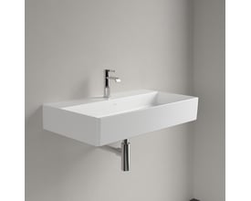 Villeroy & Boch Memento 2.0 hvid 80cm møbelvask monteret på væg med krom vandhane og afløb.