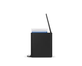 HeFe smal pedalspand på 5 liter i sort, set fra siden med låget let åbent og indsatsen synlig.