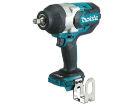 Makita 18V slagskruenøgle DTW1001Z, set fra siden med 3/4" firkant-spindel og bælteclips.