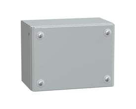 Schneider Electric klemkasse i metal, vist fra siden, viser IP66 og IK10 klassificering, med fire sølvfarvede monteringsskruer på et lukket dæksel.