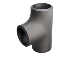 Grå P235GH tee fitting med dimensionerne 42,4 x 3,6 mm, vist på en hvid baggrund.