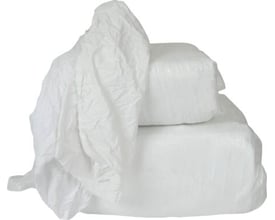 Stor balle af hvide linnedklude, 25 kg, af blandet kvalitet, ideel til industrielt aftørringsarbejde.