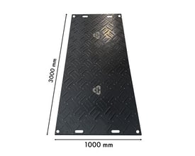 Sort køreplade Extreme, 1,8 cm tyk, 300x100 cm, med skridsikker diamantmønster og 4 huller til samling.