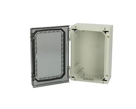 Fibox NEO PC 322215 T kapsling med transparent dæksel åbnet, viser det interne monteringsrum og vejrbeskyttende design.