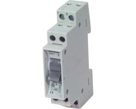 Siemens SENTRON 5SY automatsikring med én pol og C-karakteristik, set skråt forfra med synlige skrueterminaler.