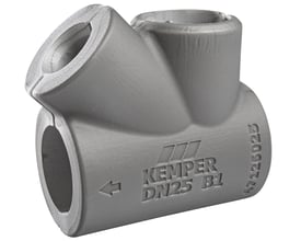 Kemper isoleringskappe DN 40 til Multi-Fix-Plus, grå, med tydelig markering af 'KEMPER DN25 B1' og produktnummer.