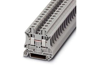 Detaljeret billede af Phoenix Contact UT 6 gennemgangsklemme, viser skrueterminalerne og 6mm² tilslutningshul på hvid baggrund.