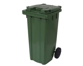 Grøn 120 liters industribeholder i robust polyethylen med to hjul og låg, perfekt til affaldsopbevaring.