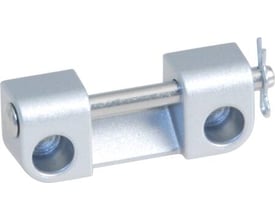 WindowMaster Rammebeslag WAB 836E i lakeret aluminium, RAL 9006, med detaljeret synlige monteringshuller og låsestift.