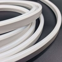 Billede af 10m RGB+WW Neon fleksibel LED-stripe med 72 LED pr. meter, 24V, kan deles hver 10cm, 16W/m, IP65