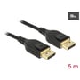 Nærbillede af de gyldne DisplayPort-stik på et 5 meter Delock kabel, med 8K-logo tydeligt synligt.
