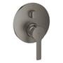 Grohe Lineare New etgrebsbatteri i børstet messing med rund 158mm roset og et enkelt metalgreb til 3-vejs omskifter.